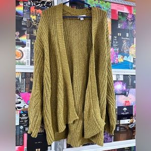 Green/yellow sweater